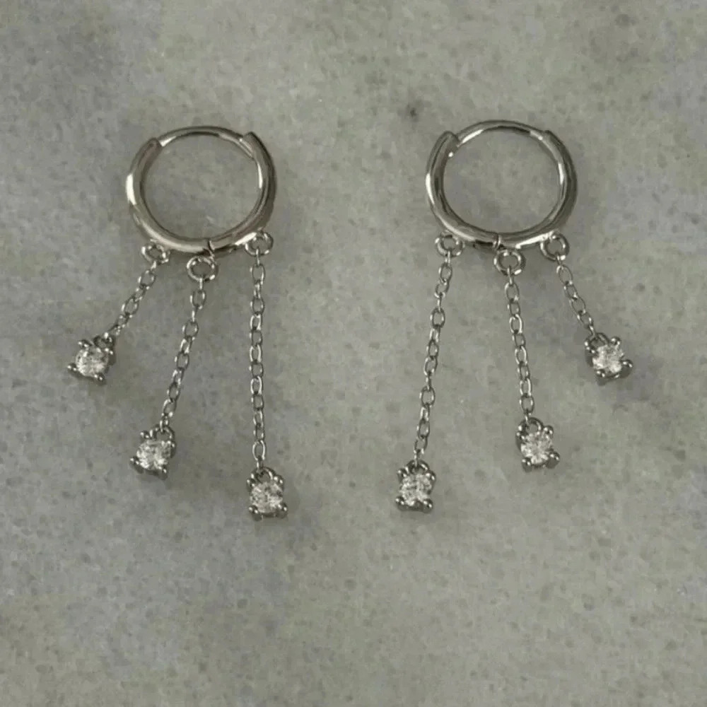 Sterling Silver Huggie Hoop Fringe Chain Crystal Hoop Earrings Brand New - Picture 1 of 4
